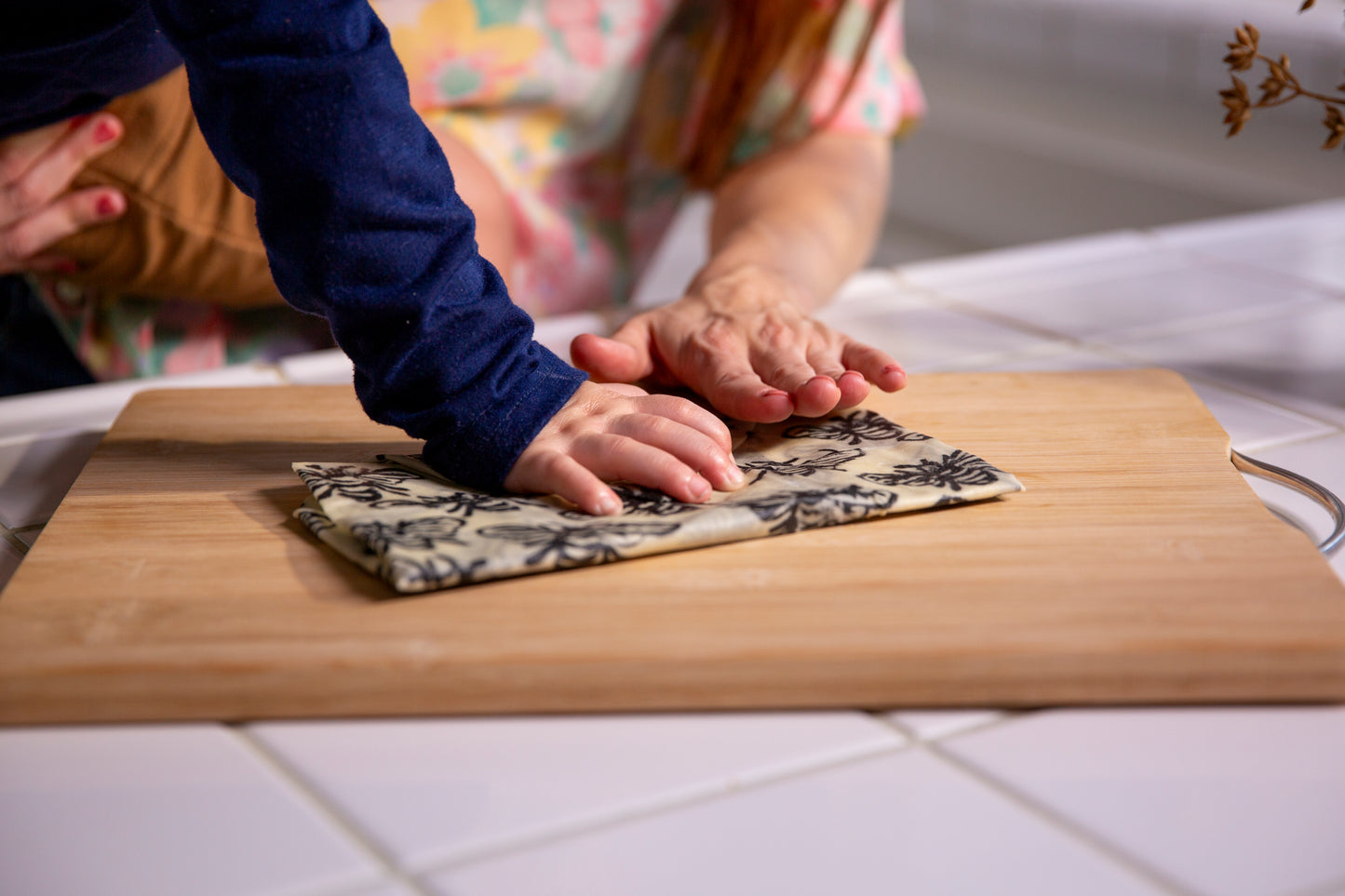 Beeswax Wrap XL 18"x 21" | Sourdough Wrap | Storage Pouch–Eco-Friendly & Sustainable Storage | Bee Wax Wrap Like Linen | Made In USA