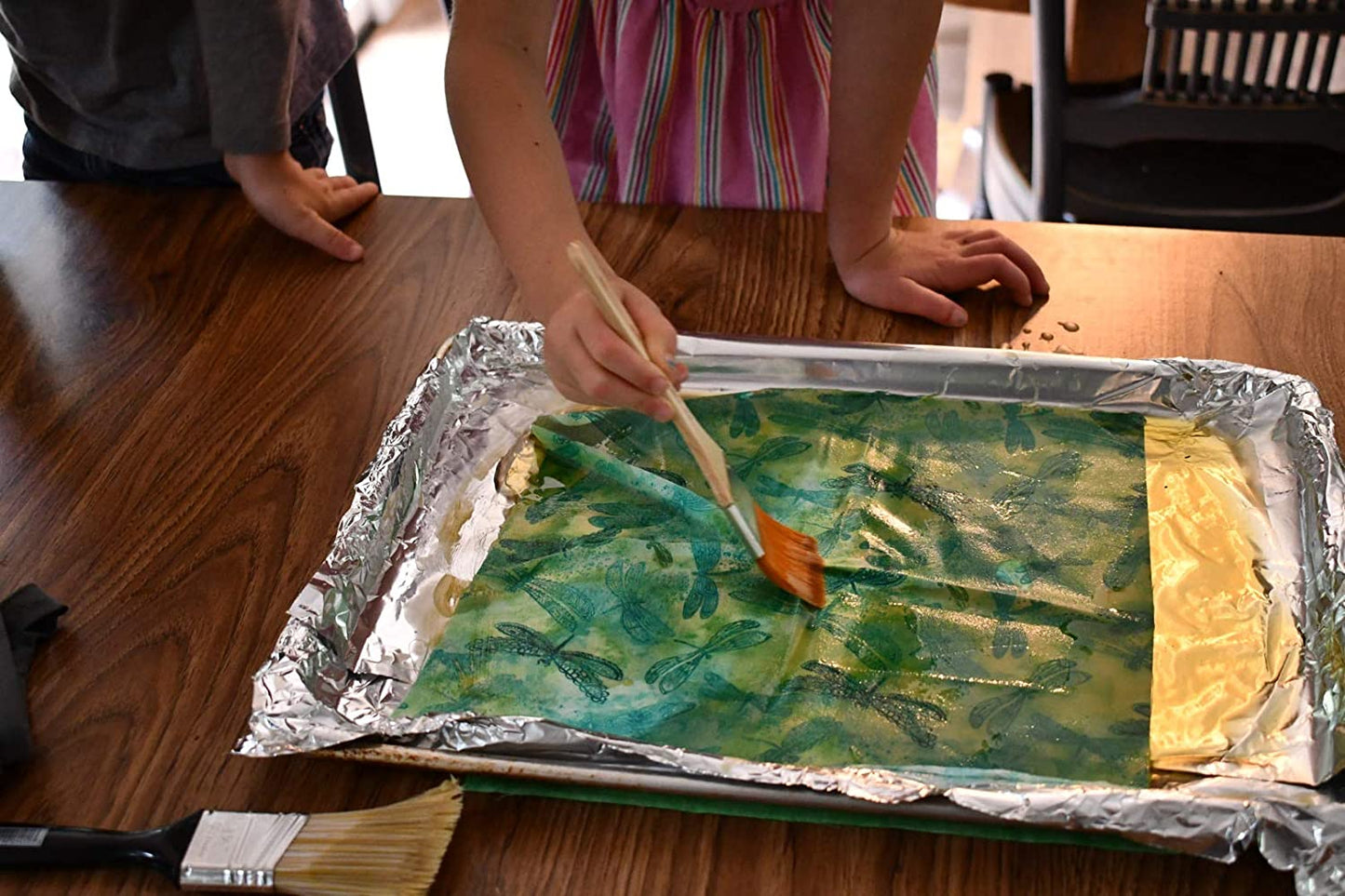 Kids_having_fun_with_DIY_beeswax_wrap_kit_with_bee_fabric_jenny_joys_soap